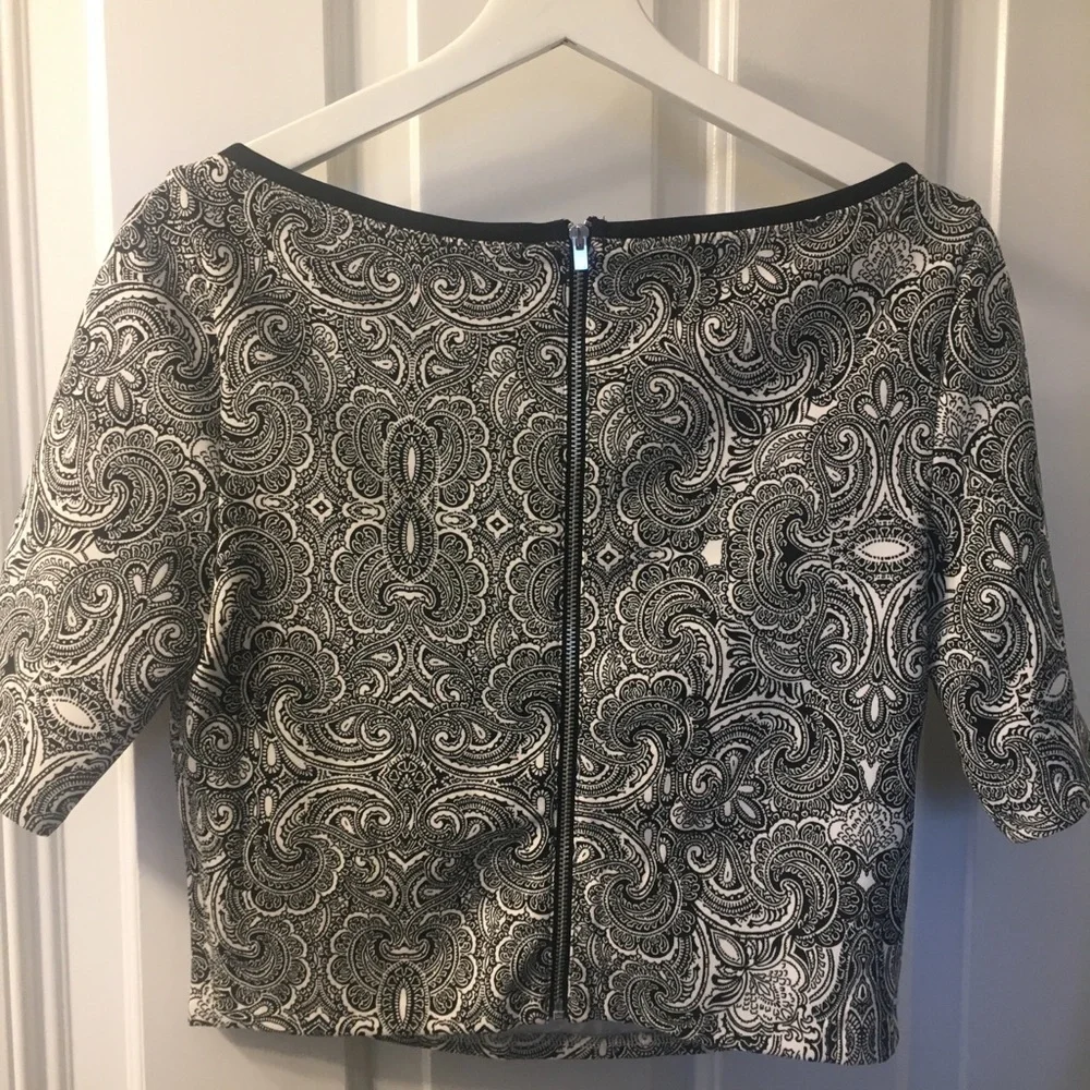 Express Pattern Crop - Picture 2 of 2